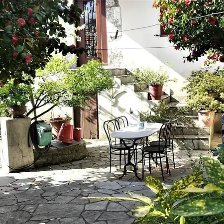 Wonderful 4 Bedroom & Separate Thalia זגורה