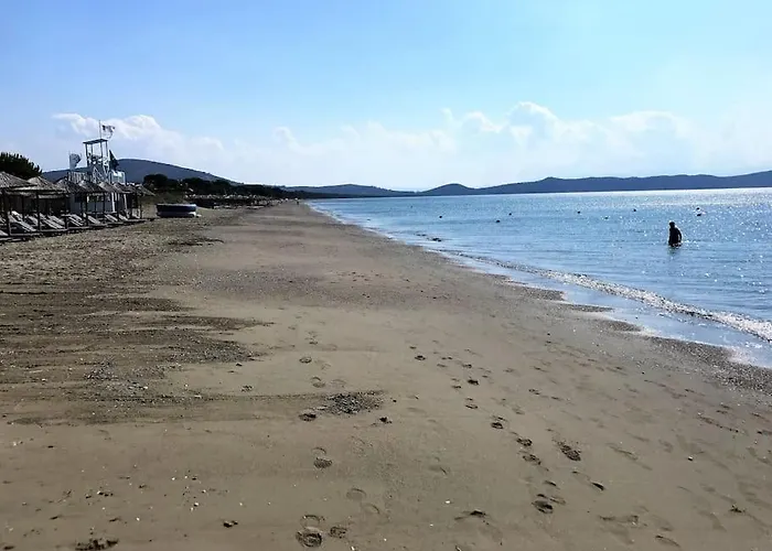 Wonderful 4 Bedroom & Separate Thalia Vila